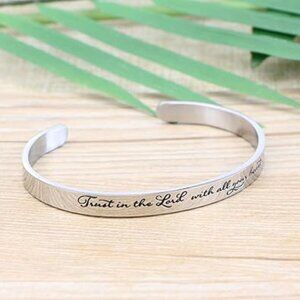 Beautiful Christian Bracelet Trust in the Lord with all your heart Silver Tone